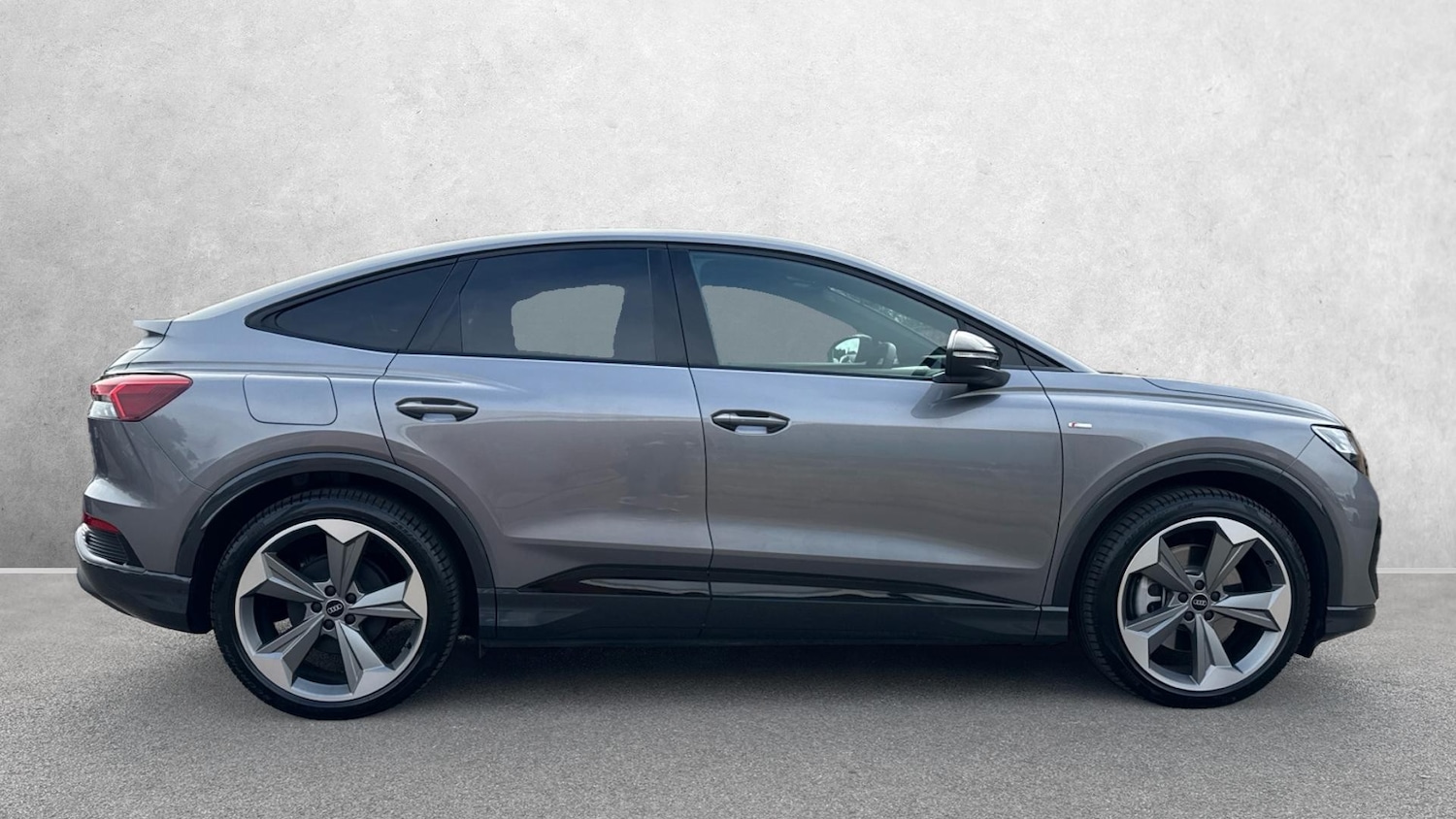 Used Audi Q4 e-tron 2025 for sale - 76267627: Photo 5