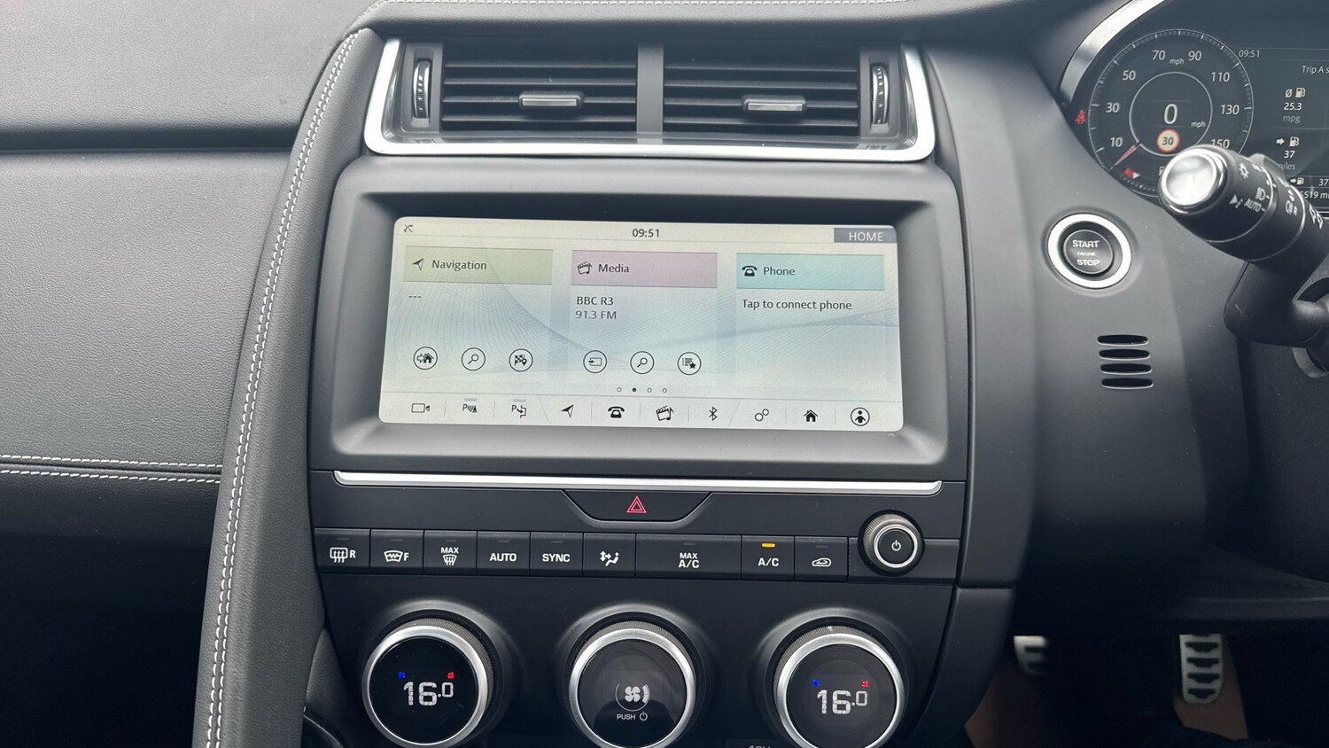 Used Jaguar E-Pace 2019 for sale - 76186959: Photo 14