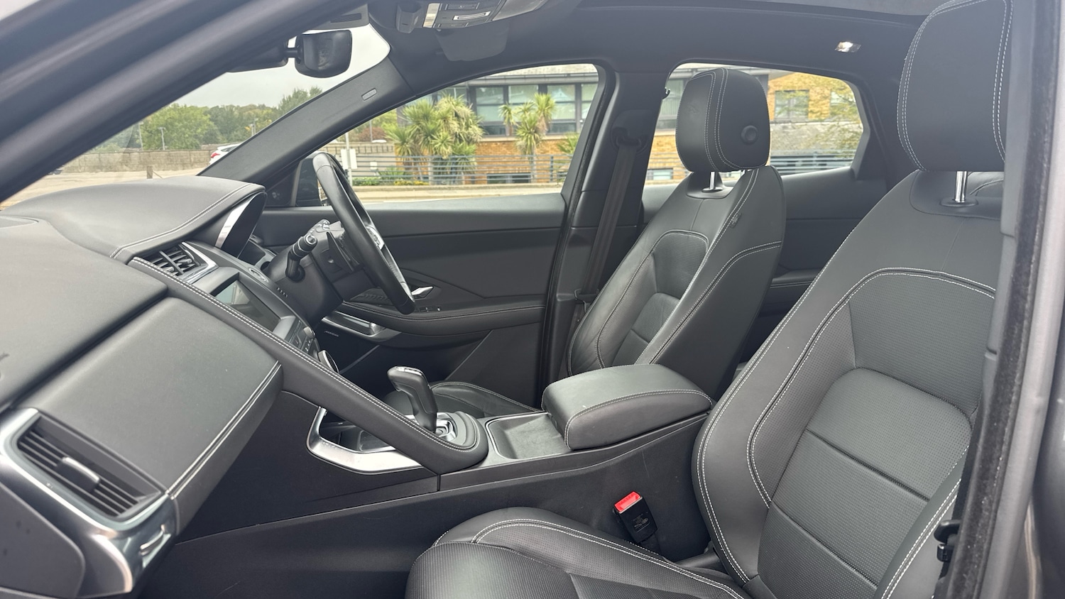 Used Jaguar E-Pace 2019 for sale - 76186959: Photo 3