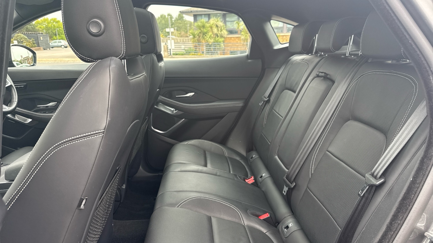 Used Jaguar E-Pace 2019 for sale - 76186959: Photo 4