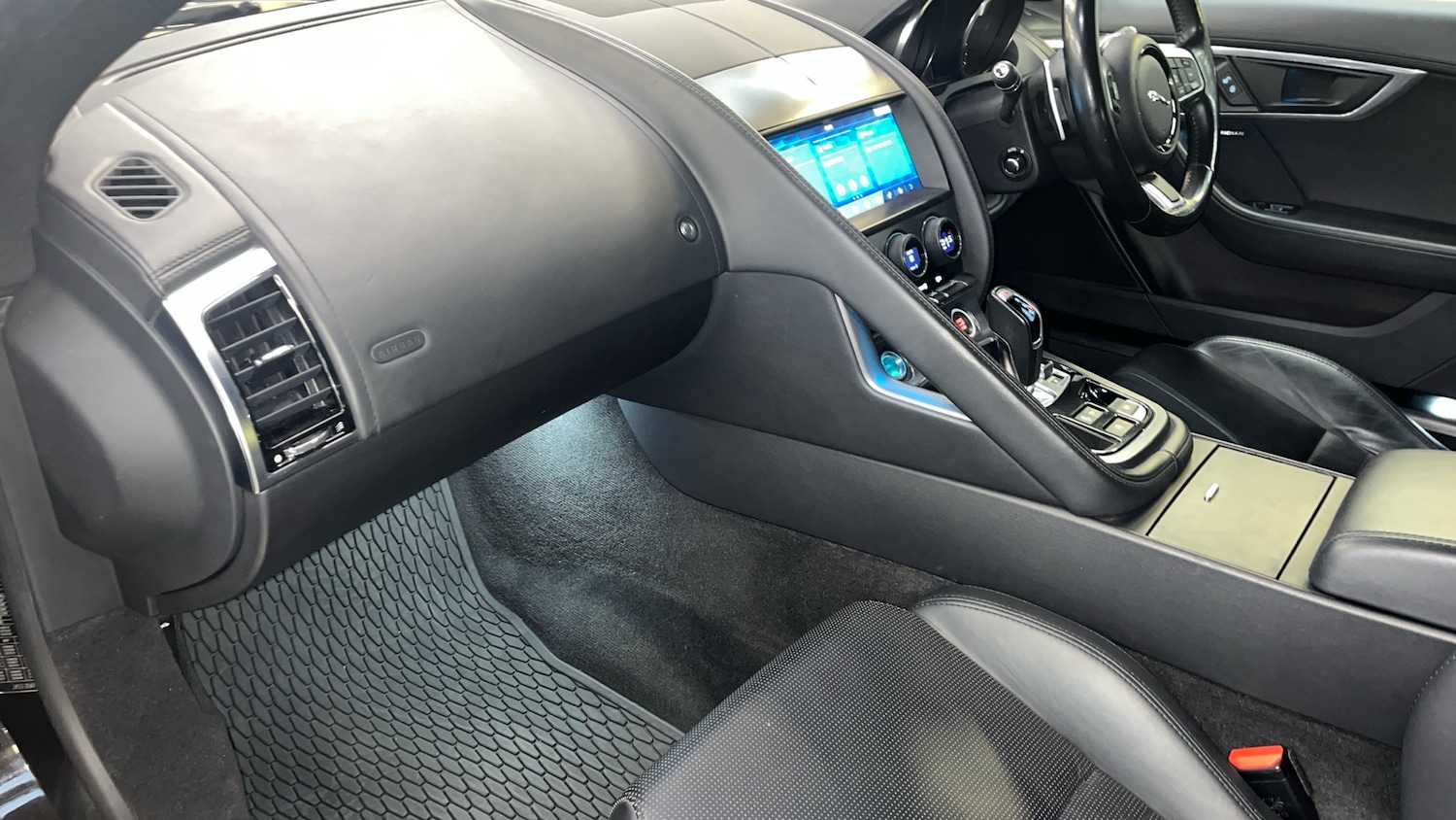 Used Jaguar F-Type for sale - 76687032: Photo 23