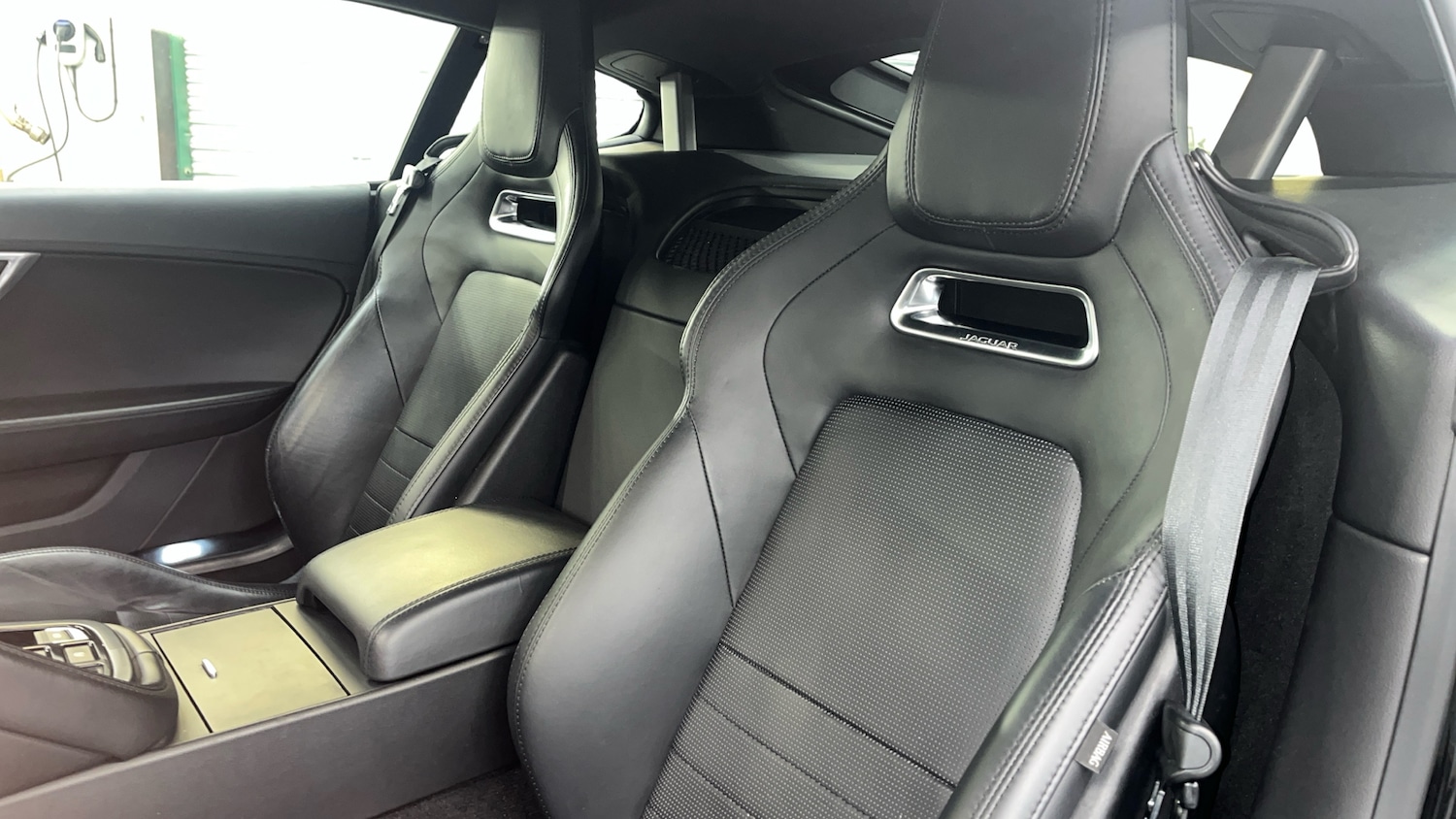 Used Jaguar F-Type for sale - 76687032: Photo 4