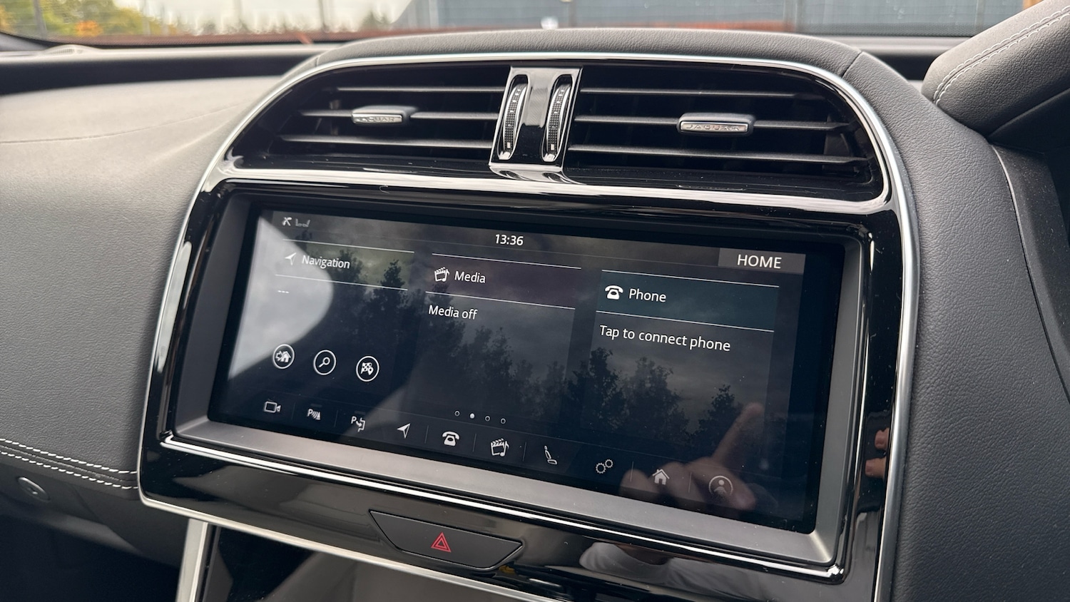 Used Jaguar XE 2020 for sale - 76119573: Photo 11