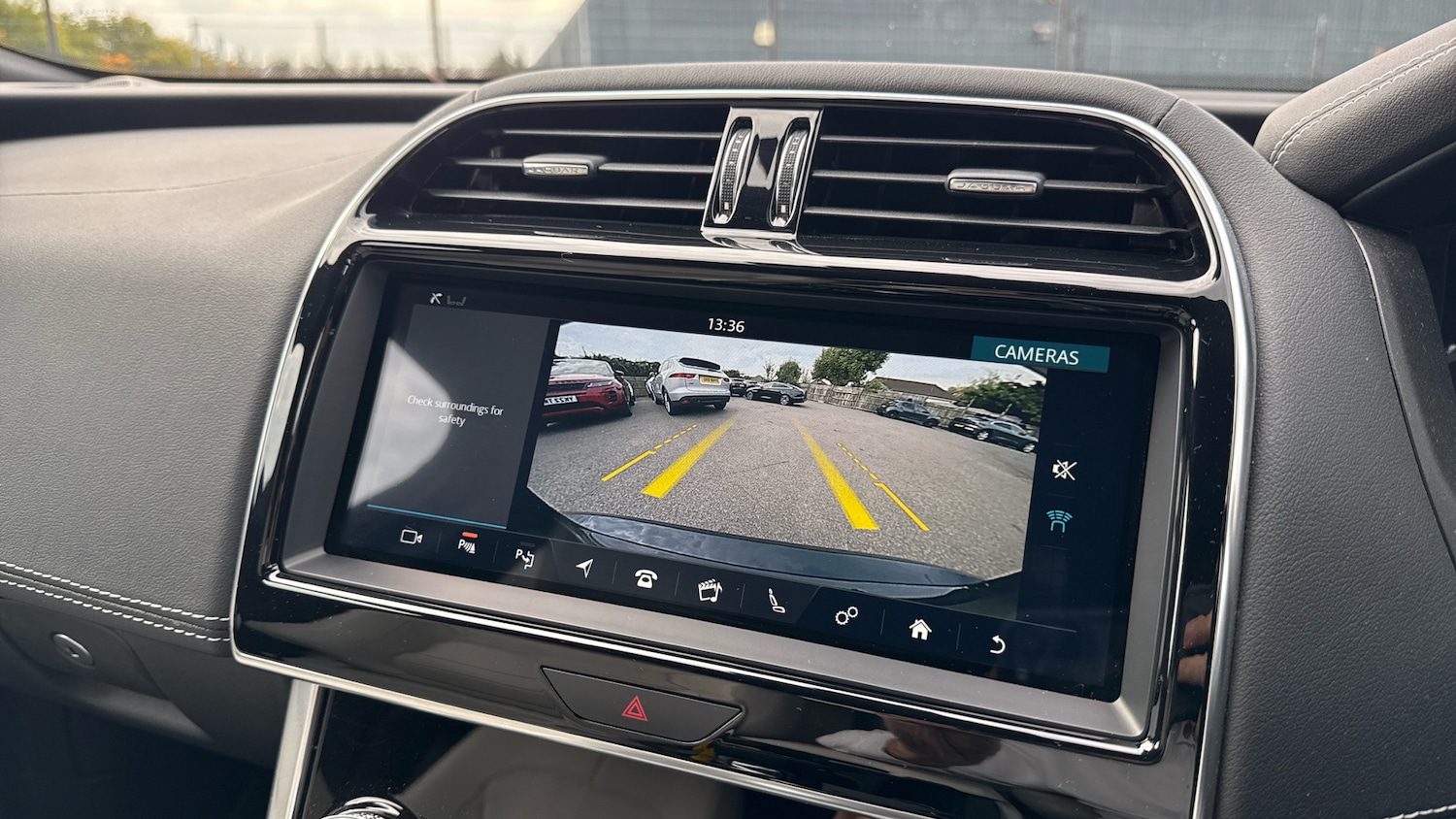 Used Jaguar XE 2020 for sale - 76119573: Photo 12