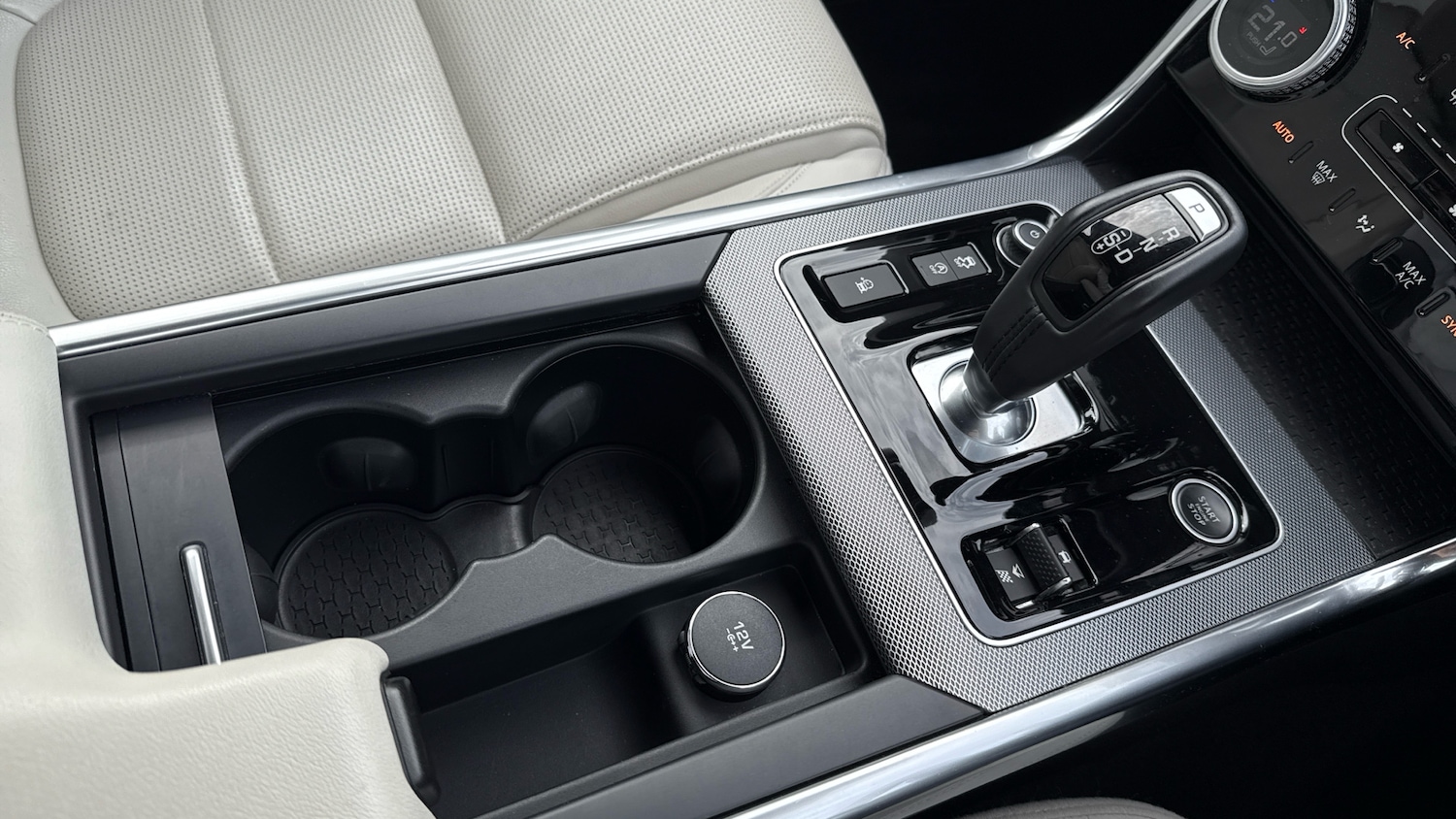 Used Jaguar XE 2020 for sale - 76119573: Photo 13