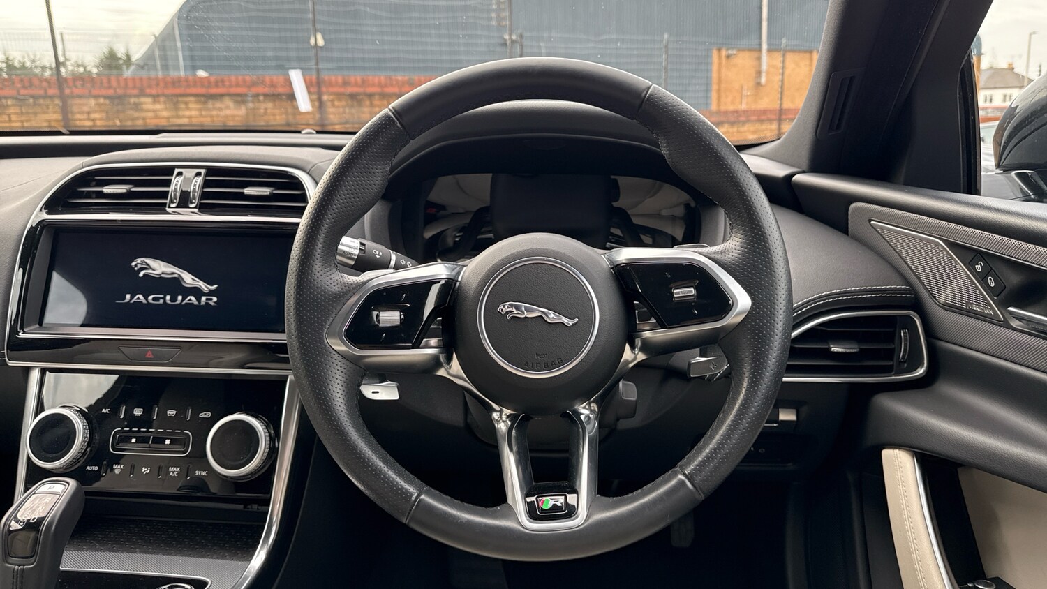 Used Jaguar XE 2020 for sale - 76119573: Photo 15