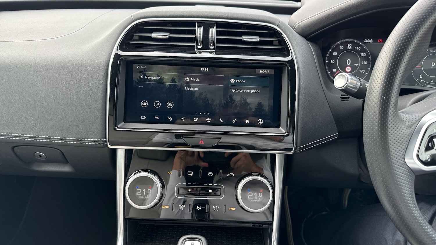 Used Jaguar XE 2020 for sale - 76119573: Photo 24