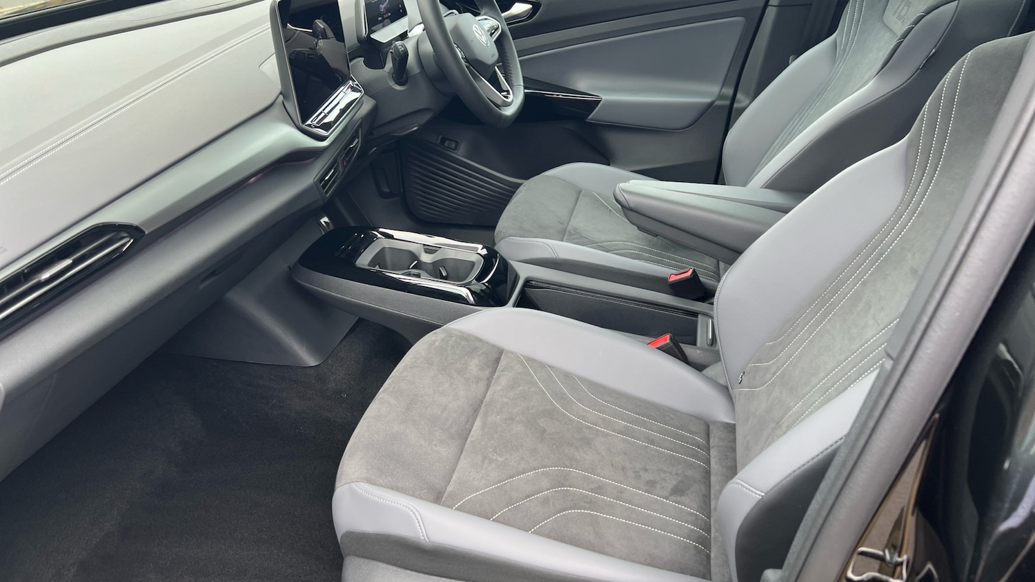 Used Volkswagen ID4 2025 for sale - 75962805: Photo 3