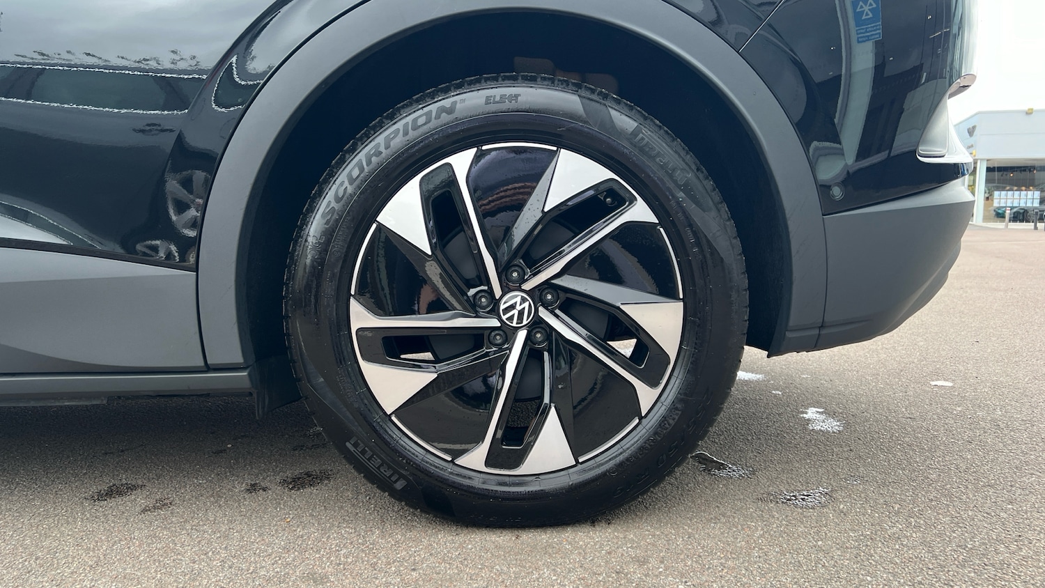 Used Volkswagen ID4 2025 for sale - 75962805: Photo 8
