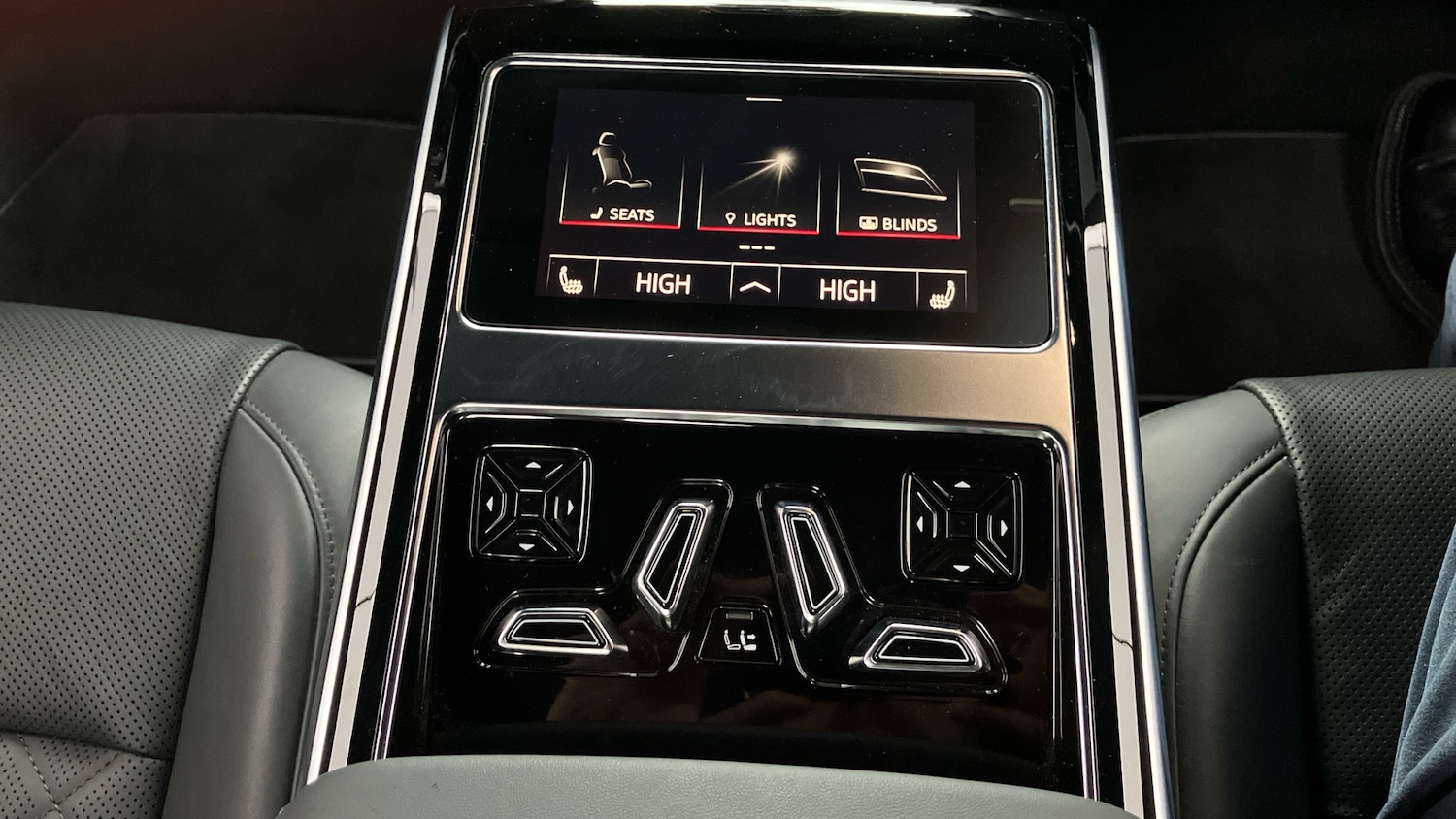 Used Audi A8 2023 for sale - 77921221: Photo 24