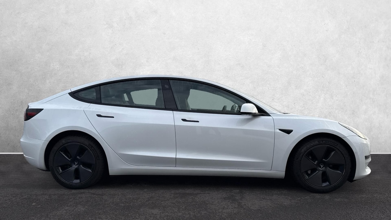 Used Tesla Model 3 2021 for sale - 76186935: Photo 3