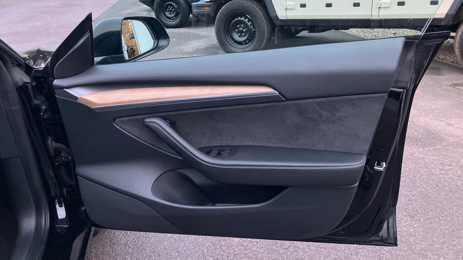 Used Tesla Model 3 2021 for sale - 77049201: Photo 22