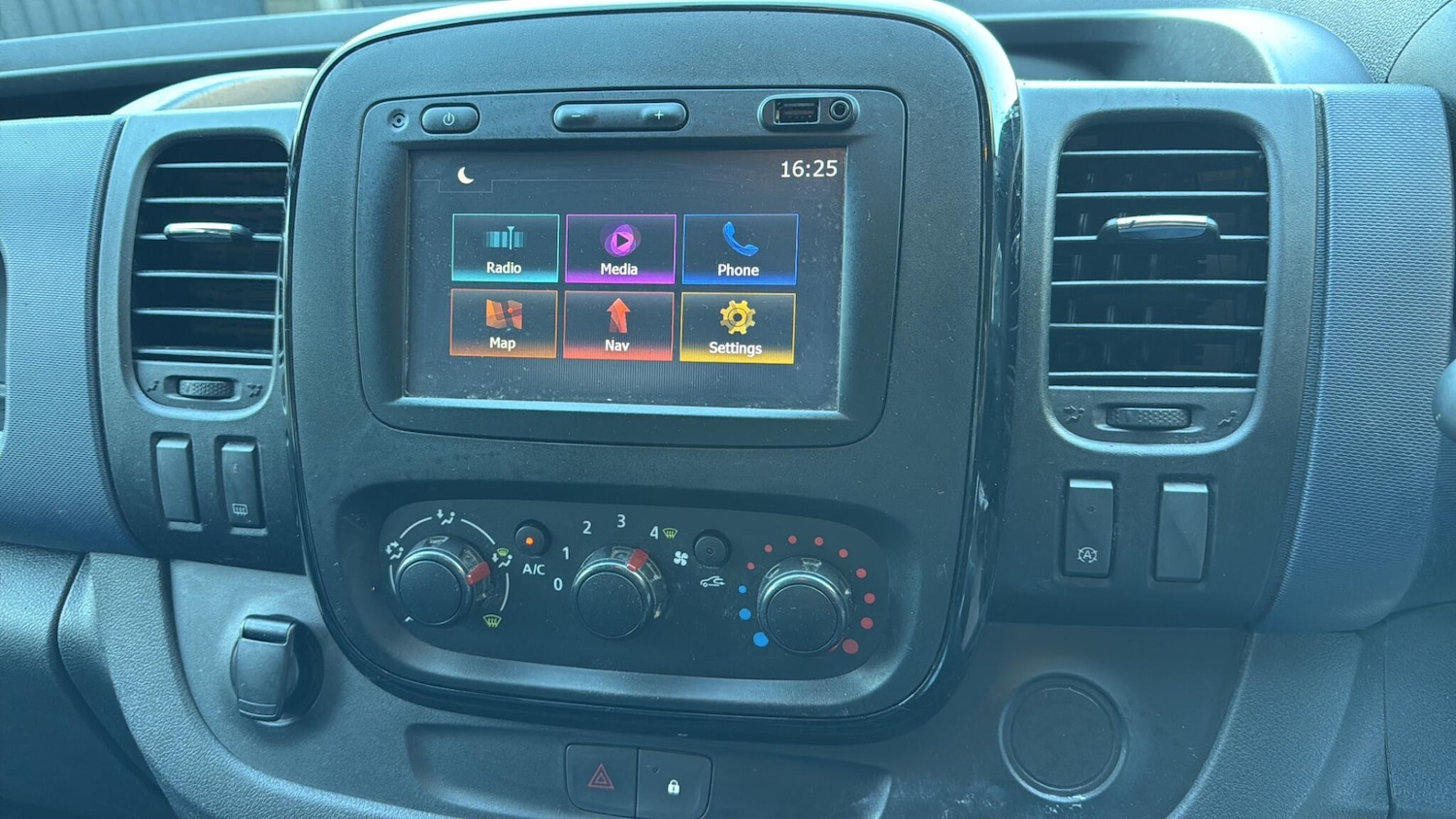 Used Vauxhall Vivaro 2019 for sale - 76251460: Photo 7