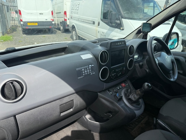 Used Peugeot Partner 2017 for sale - 76122099: Photo 16