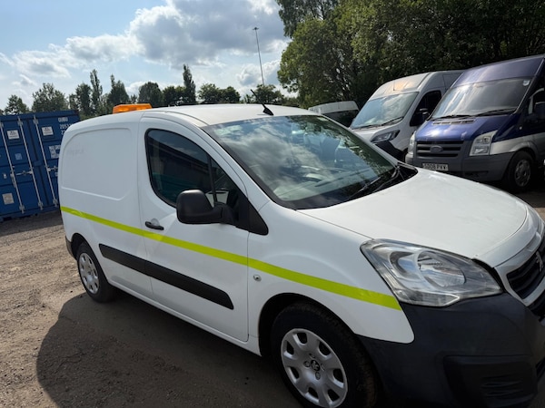 Used Peugeot Partner 2017 for sale - 76122099: Photo 4