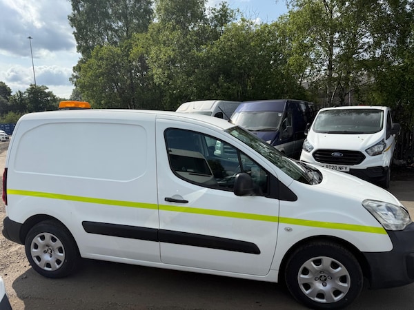 Used Peugeot Partner 2017 for sale - 76122099: Photo 5