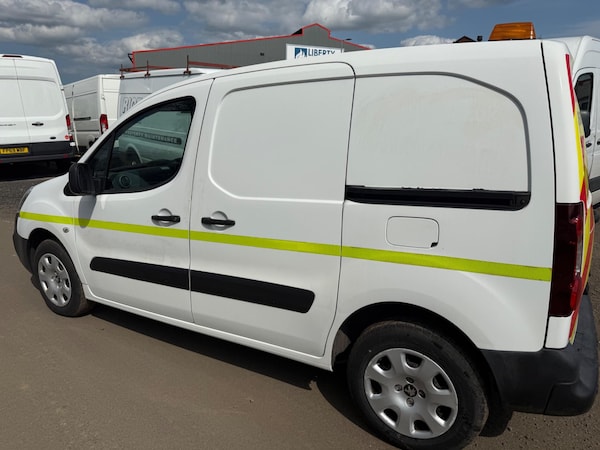 Used Peugeot Partner 2017 for sale - 76122099: Photo 8