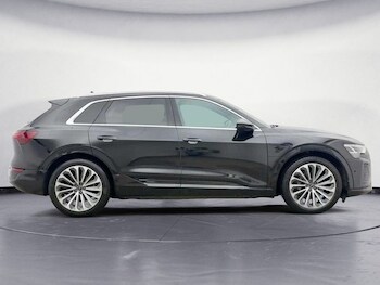 Used Audi Q8 2023 for sale - 78844219: Photo