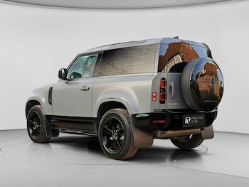 Used Land Rover Defender 2024 for sale - 78212418: Photo