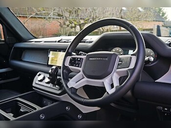 Used Land Rover Defender 2024 for sale - 78212418: Photo