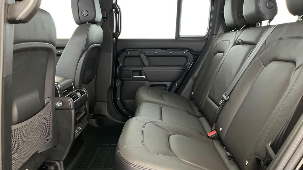 Used Land Rover Defender 2023 for sale - 77689026: Photo 13