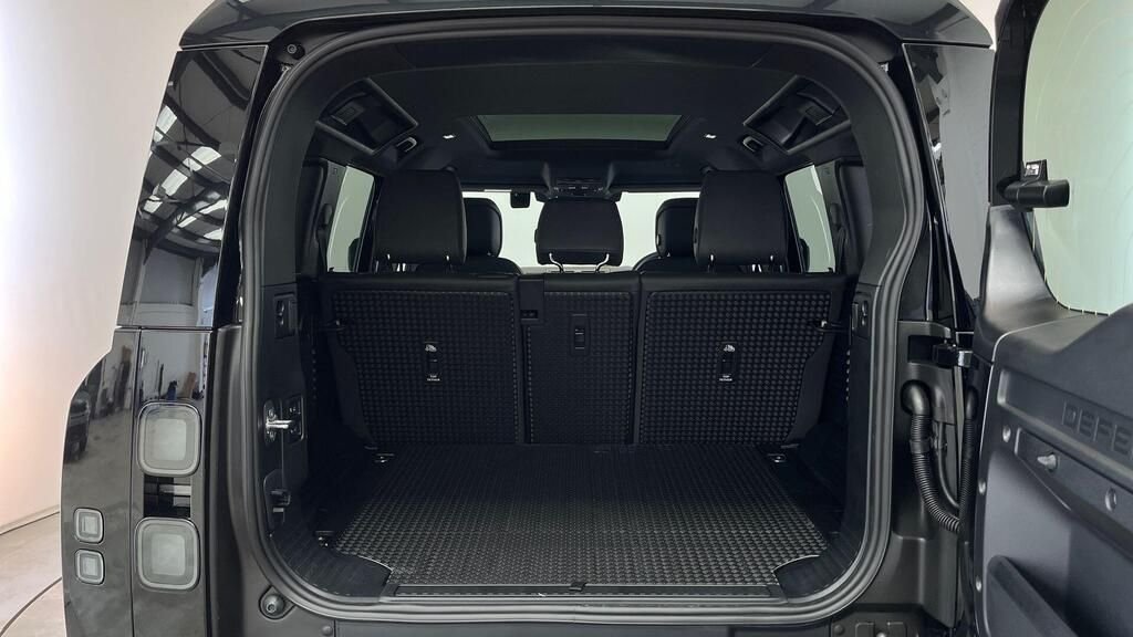 Used Land Rover Defender 2023 for sale - 77689026: Photo 15