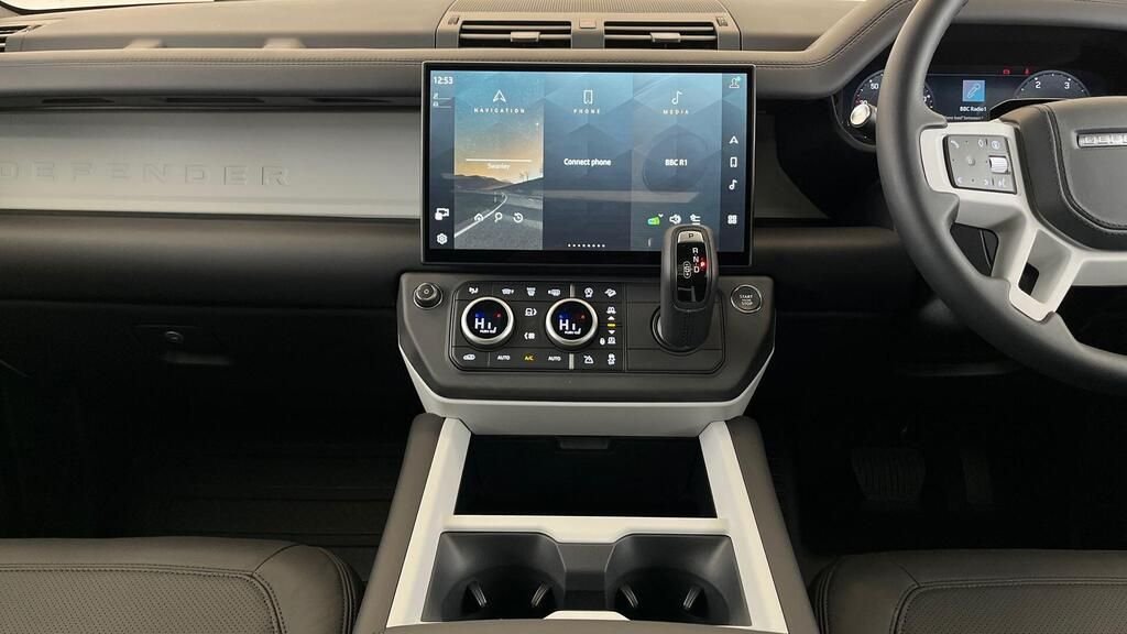 Used Land Rover Defender 2023 for sale - 77689026: Photo 17