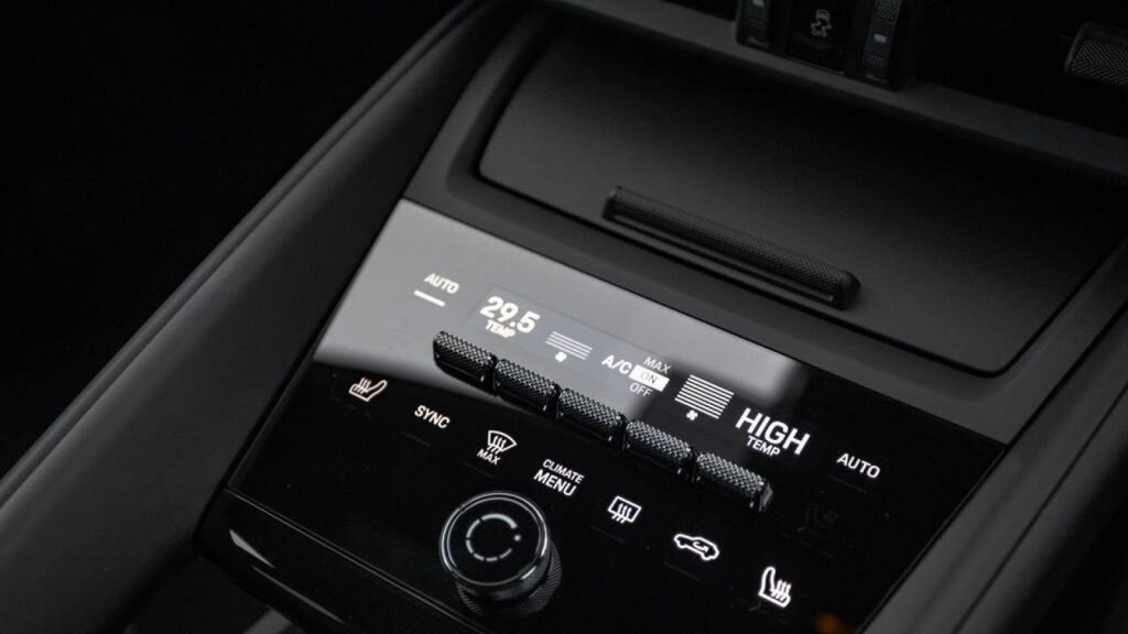 Used Porsche Macan 2025 for sale - 77693117: Photo 5