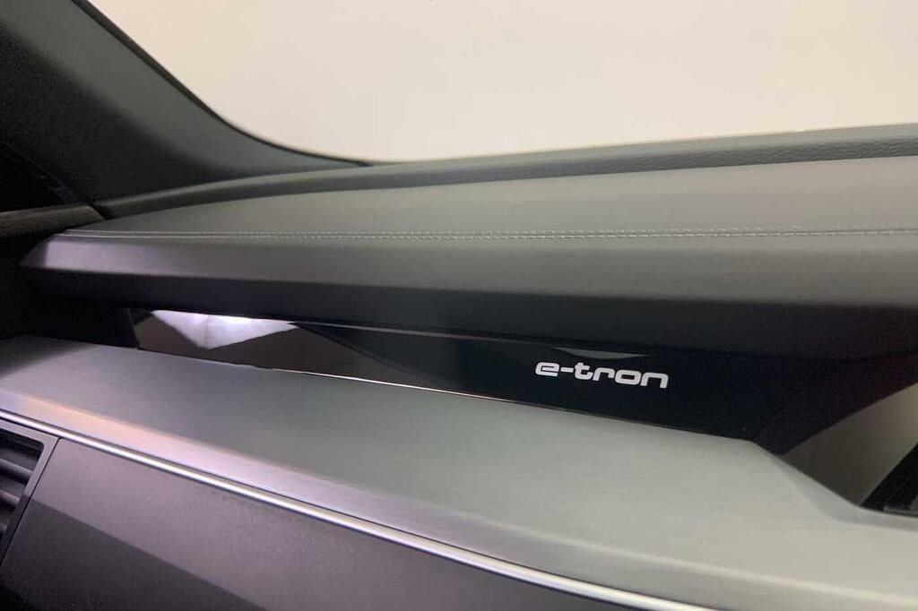 Used Audi e-tron 2023 for sale - 77748444: Photo 11