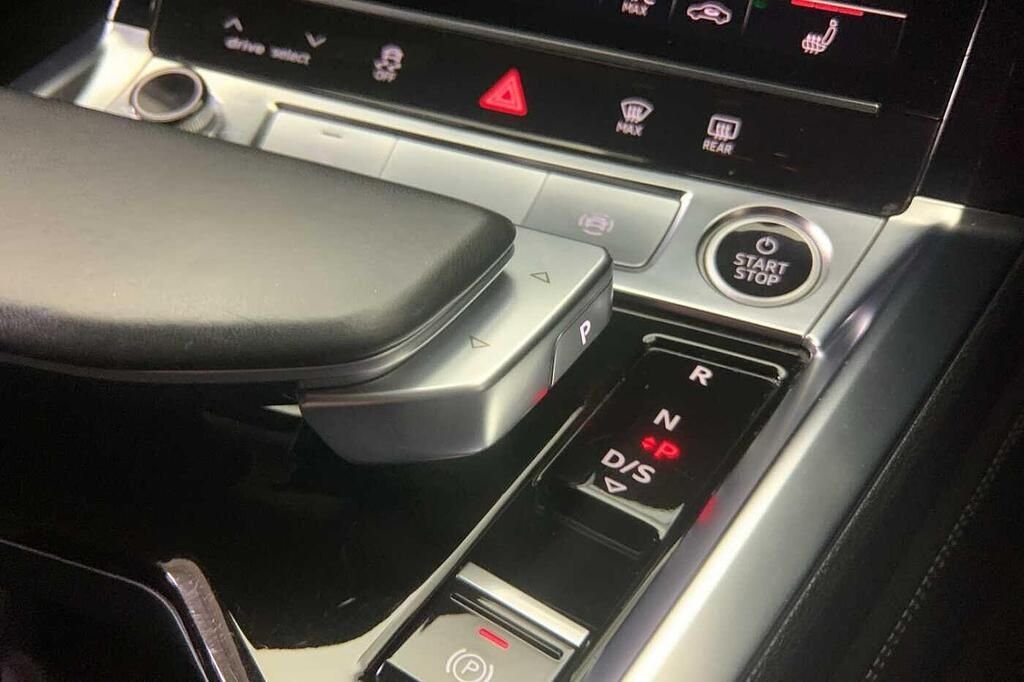 Used Audi e-tron 2023 for sale - 77748444: Photo 12