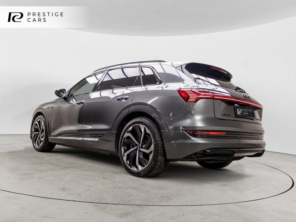 Used Audi e-tron 2023 for sale - 77748444: Photo 2