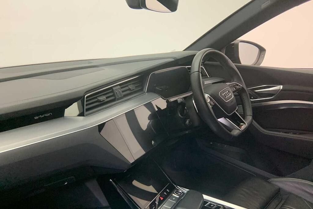 Used Audi e-tron 2023 for sale - 77748444: Photo 6