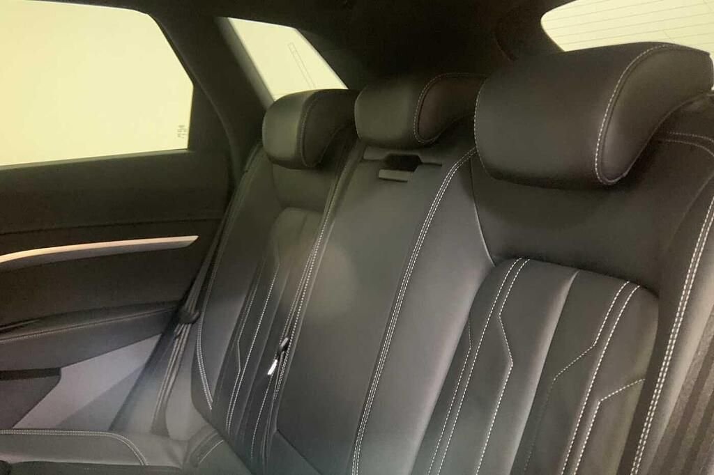 Used Audi e-tron 2023 for sale - 77748444: Photo 8