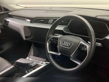 Used Audi e-tron 2022 for sale - 77920399: Photo