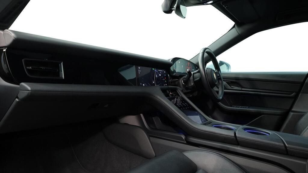 Used Porsche Taycan 2022 for sale - 77689055: Photo 11