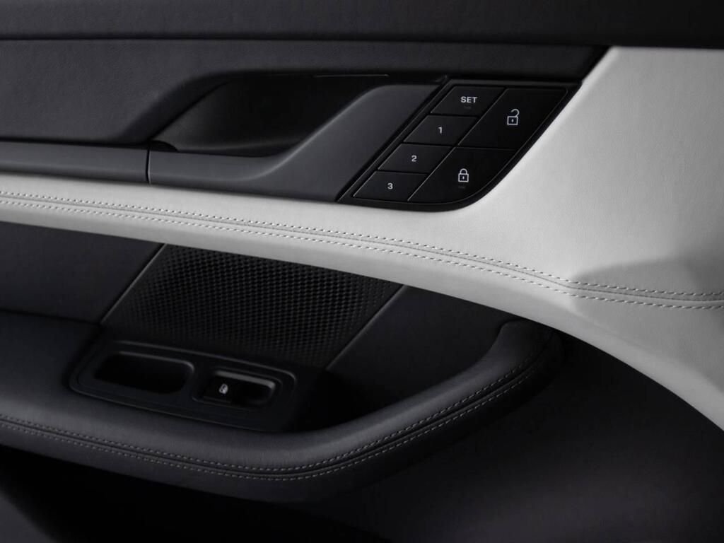 Used Porsche Taycan 2023 for sale - 77936836: Photo 11