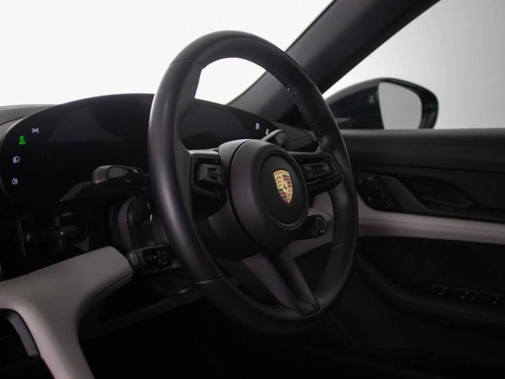 Used Porsche Taycan 2023 for sale - 77936836: Photo 15