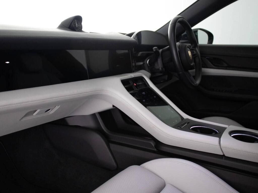 Used Porsche Taycan 2023 for sale - 77936836: Photo 7