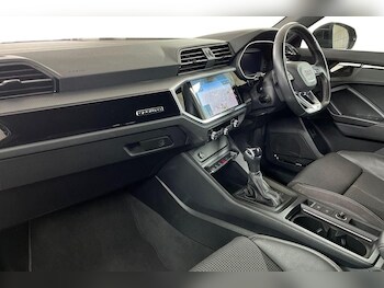 Used Audi Q3 2023 for sale - 78330993: Photo