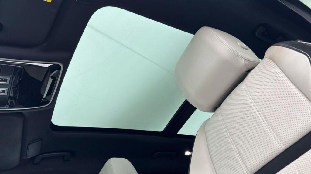 Used Land Rover Range Rover Velar 2023 for sale - 78172399: Photo 4