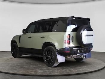 Used Land Rover Defender 2022 for sale - 79385183: Photo