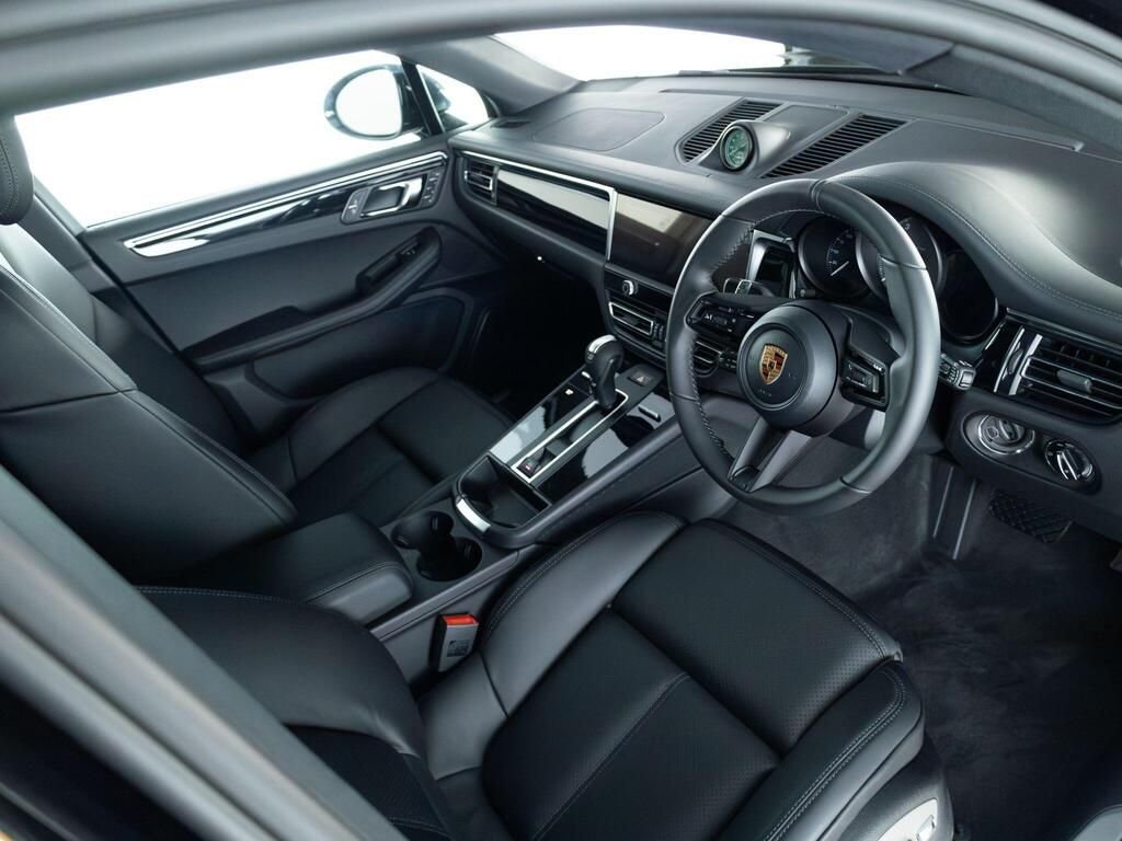 Used Porsche Macan 2023 for sale - 77841352: Photo 4