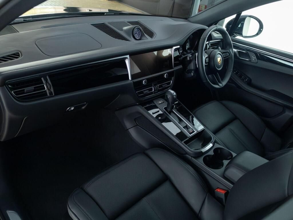 Used Porsche Macan 2023 for sale - 77841352: Photo 5
