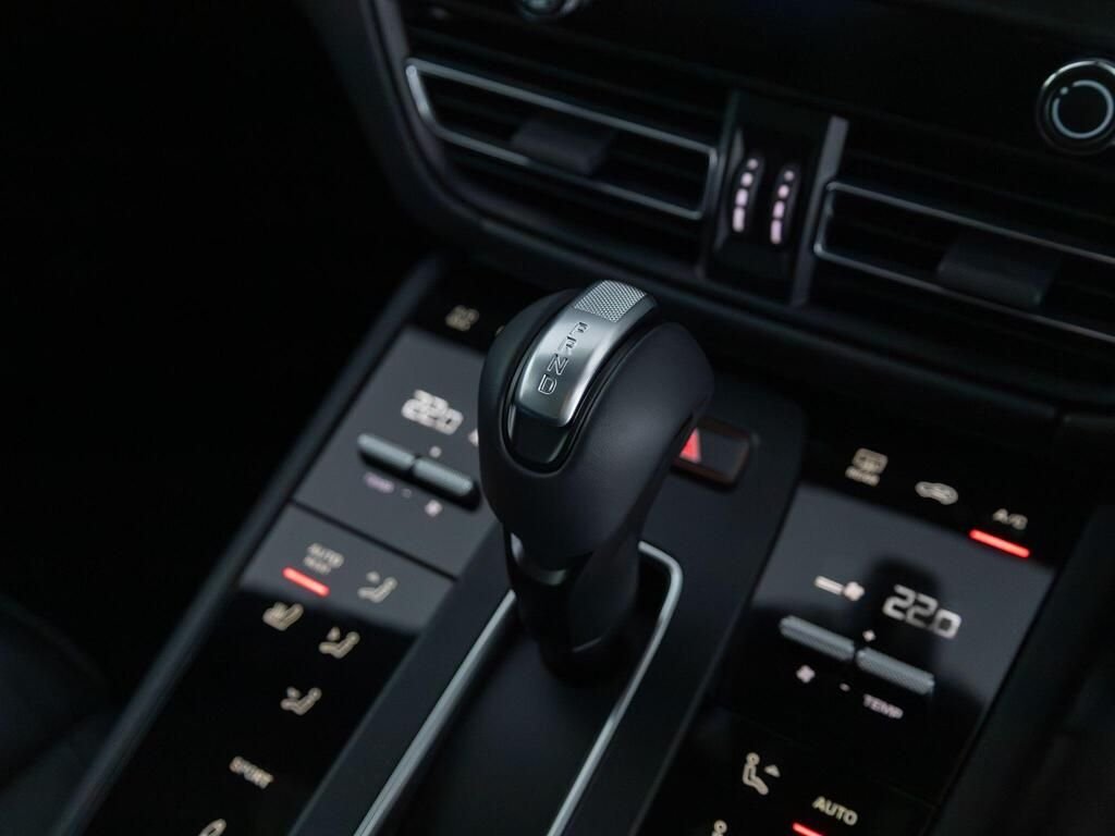 Used Porsche Macan 2023 for sale - 77841352: Photo 8