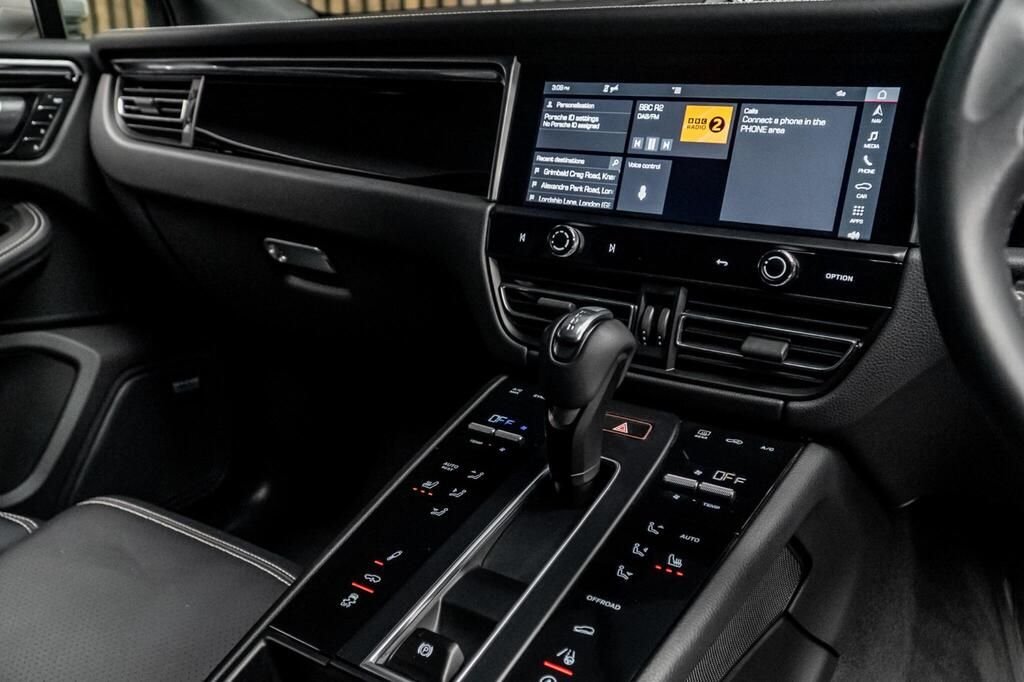 Used Porsche Macan 2023 for sale - 77841352: Photo 9