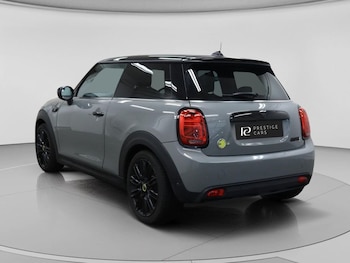 Used MINI Hatch 2022 for sale - 78637911: Photo
