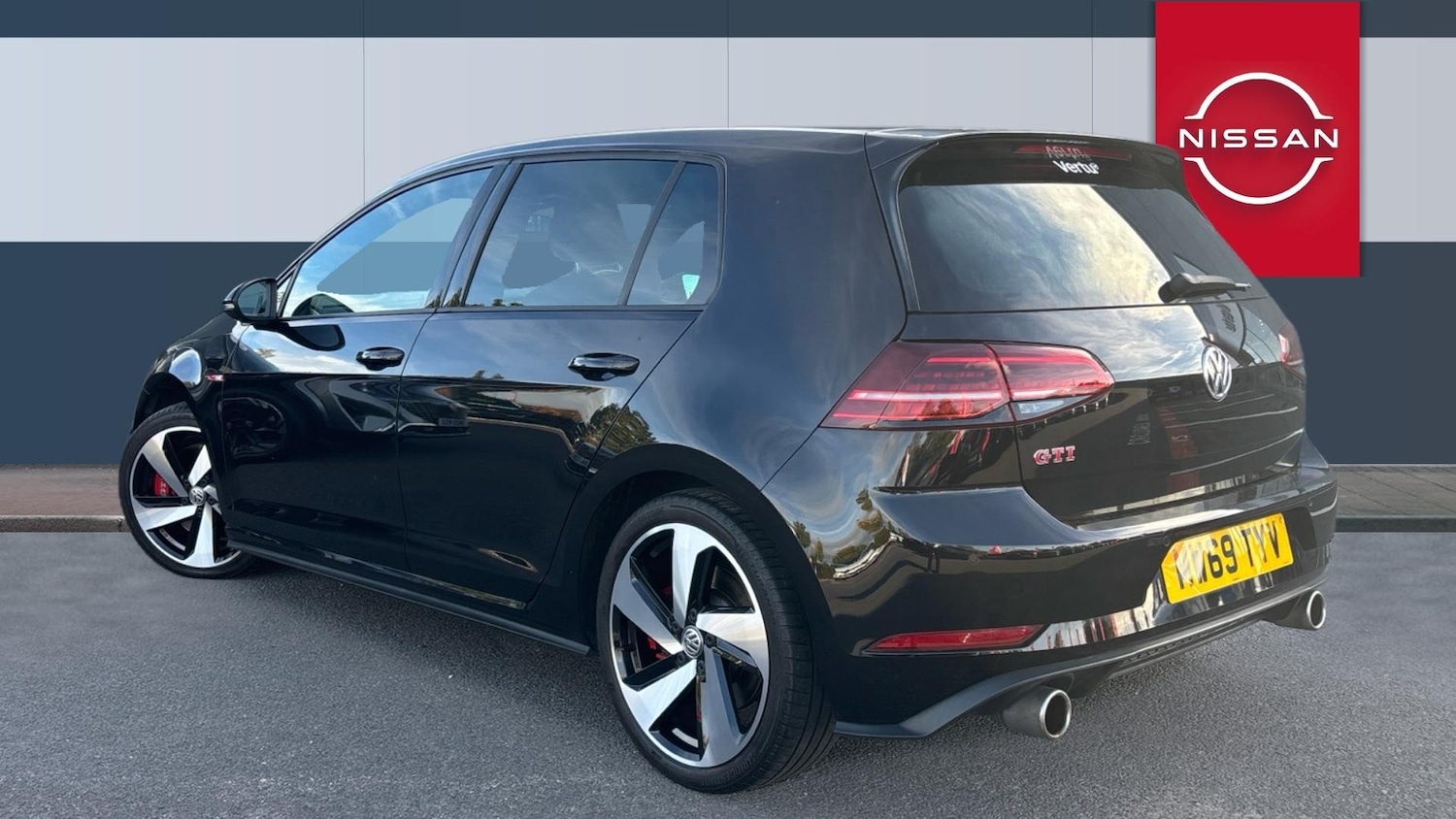 Used Volkswagen Golf 2019 for sale - 76477757: Photo 2