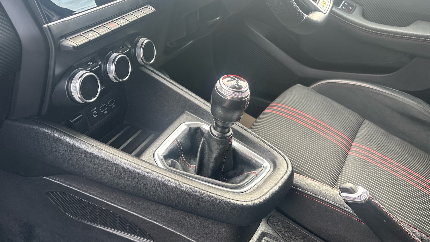 Used Renault Clio 2019 for sale - 77883717: Photo 13