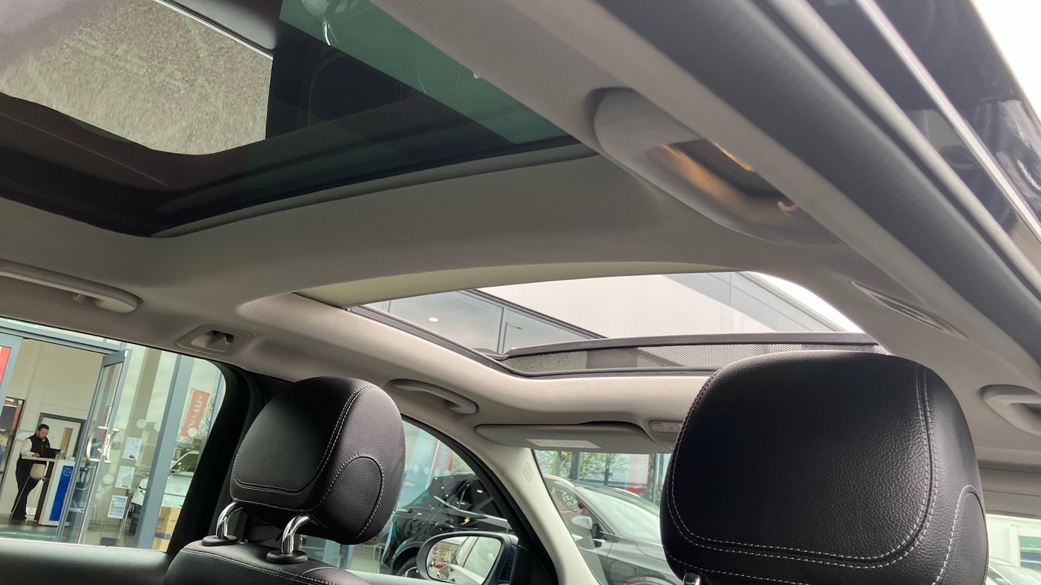 Used Mercedes-Benz C Class 2018 for sale - 78107239: Photo 29