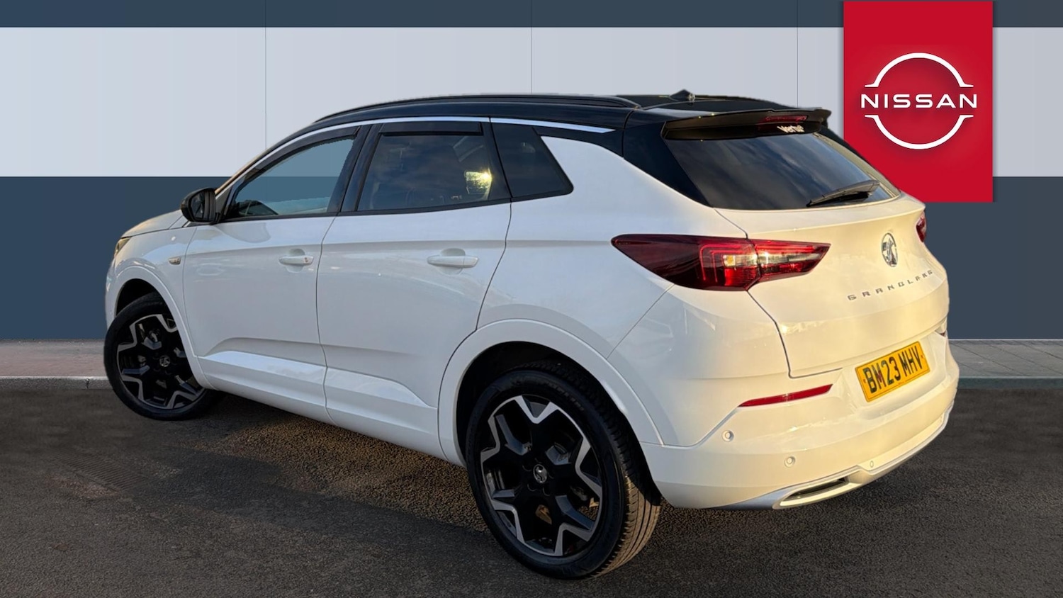 Used Vauxhall Grandland 2023 for sale - 77069564: Photo 2